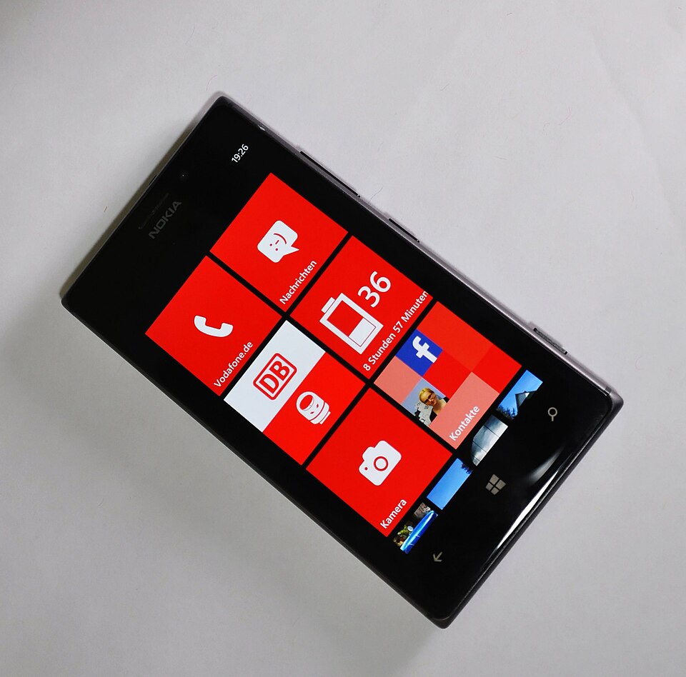 White lumia 9001